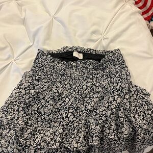 super cute floral skirt